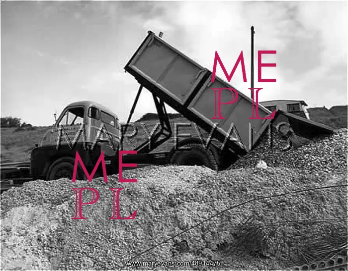  : TIPPER TRUCK