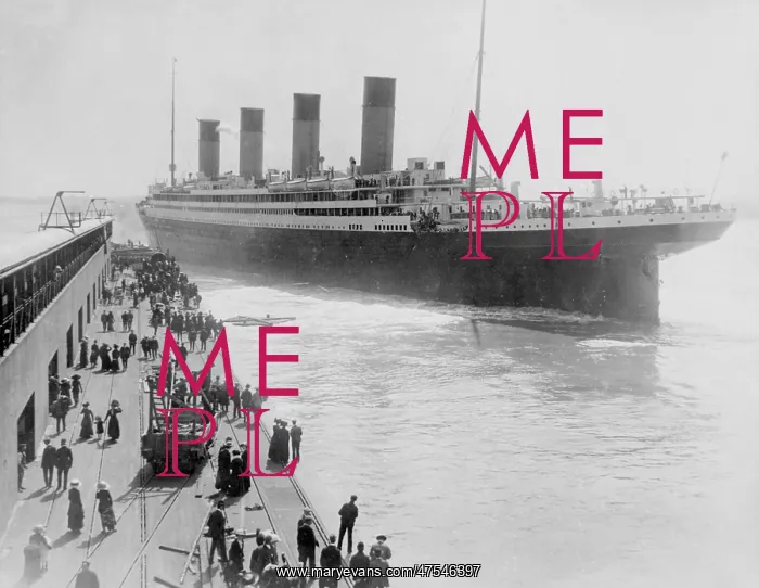 : Titanic leaving Southampton : Titanic leaving Southampton