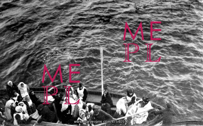  : Titanic lifeboat