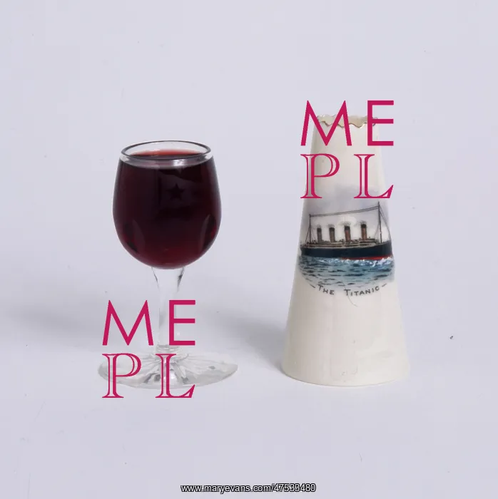  : Titanic pot and glass of wine