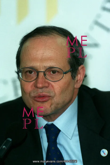  : Tiziano Treu