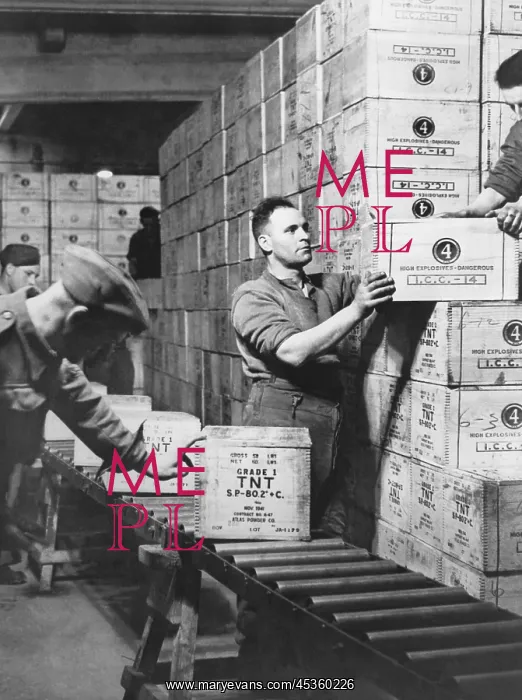 : T.N.T. gunpowder shipped under the Lend-Lease program : T.N.T. gunpowder shipped under the Lend-Lease program