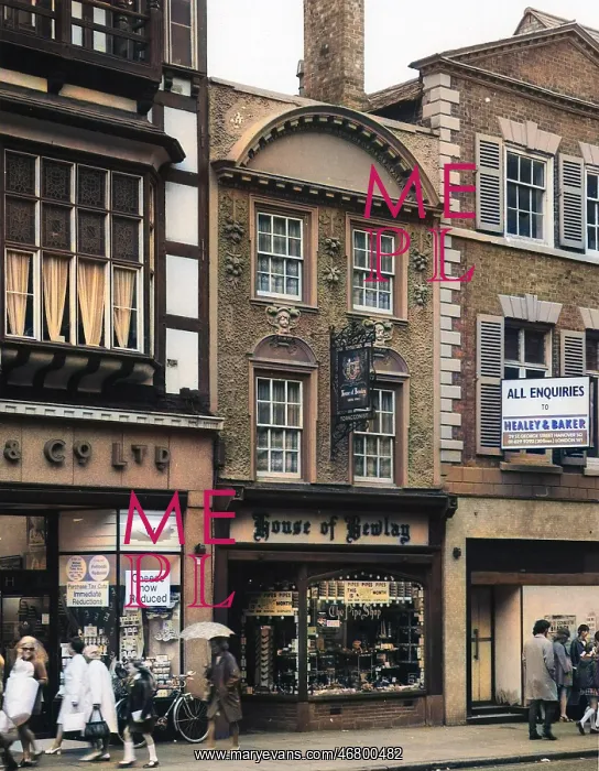 : Tobacconist's shop in Chester, Cheshire : Tobacconist's shop in Chester, Cheshire