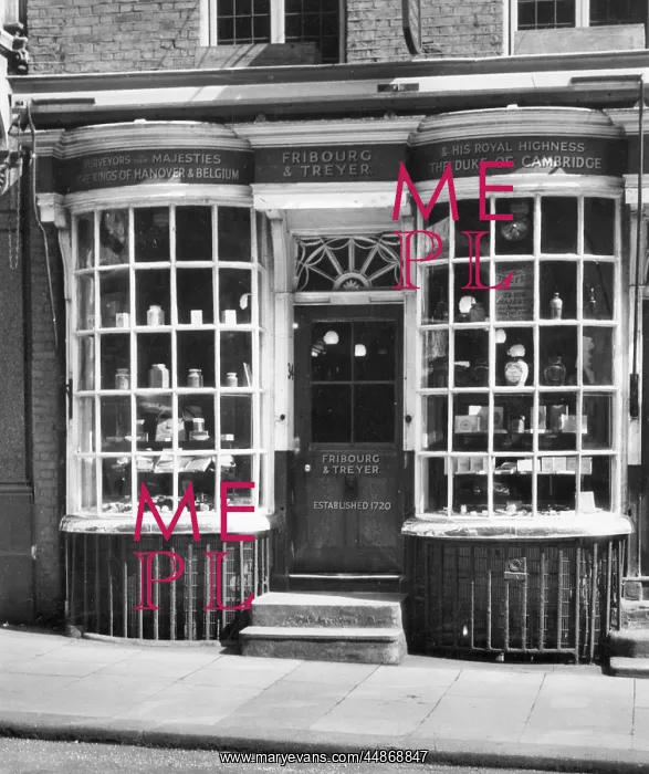 : TOBACCONISTS SHOPFRONT : TOBACCONISTS SHOPFRONT
