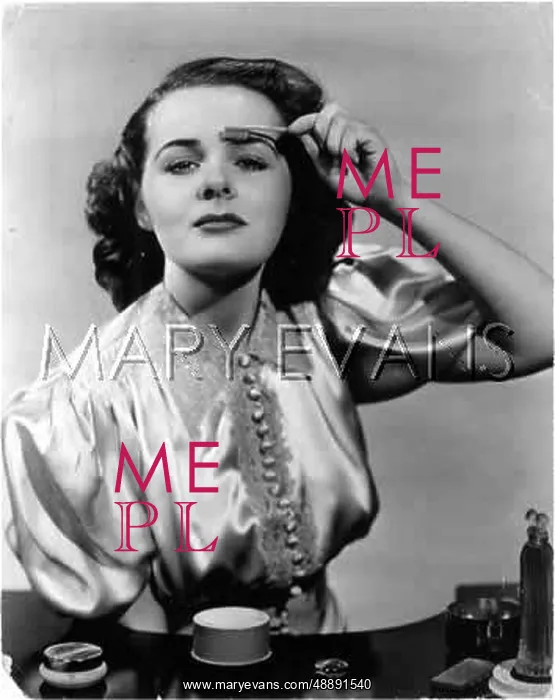 : TOILET / MAKE-UP : TOILET / MAKE-UP