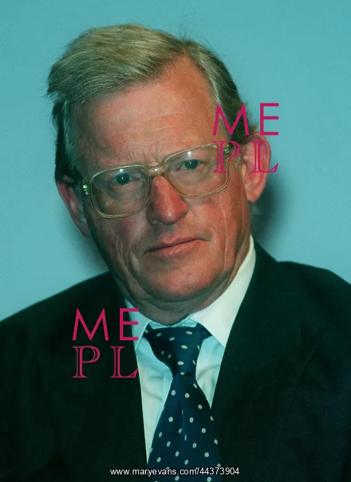  : Tom King MP