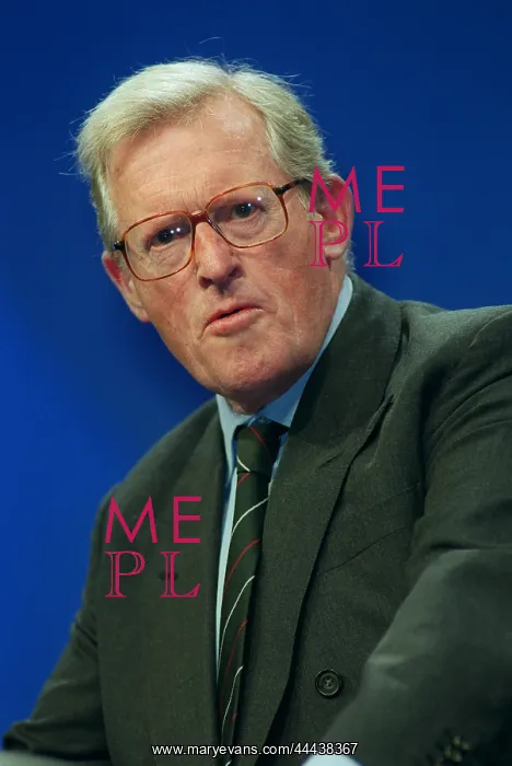  : Tom King MP