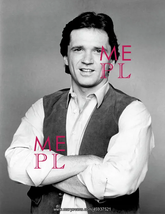  : Tom Mason - actor - celebrity - entertainment