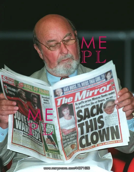 : Tom Pendry MP