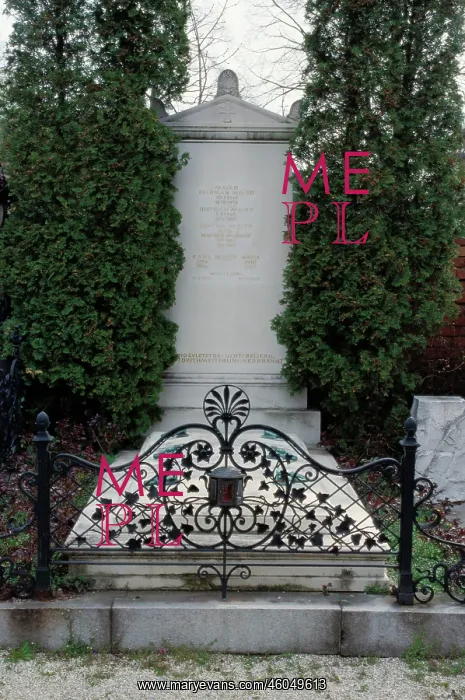 : Tomb at the central cemetery in Vienna : Tomb at the central cemetery in Vienna
