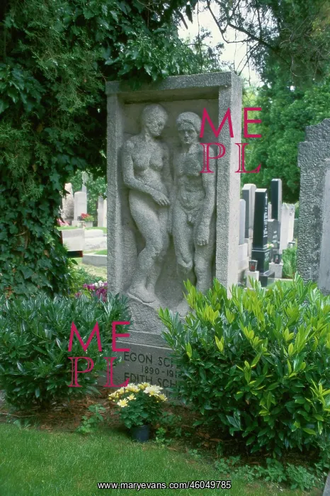 : Tomb of Edith and Egon Schiele : Tomb of Edith and Egon Schiele