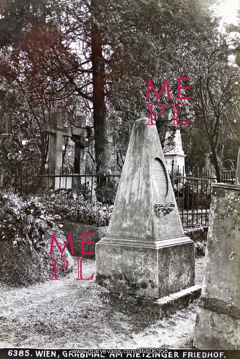 : Tomb at Hietzing cemetery : Tomb at Hietzing cemetery