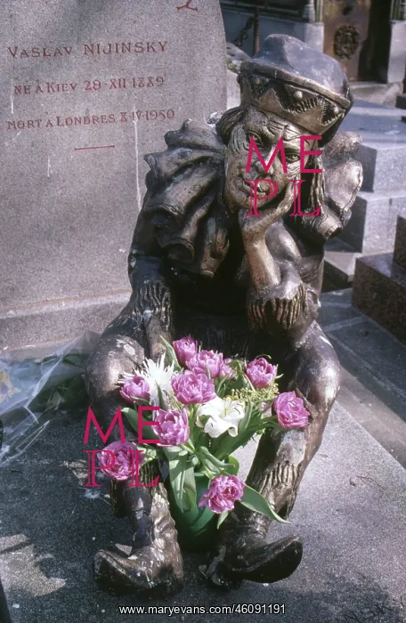 : Tomb of Nijinsky, Russian ballet dancer, Paris : Tomb of Nijinsky, Russian ballet dancer, Paris