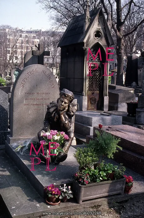 : Tomb of Nijinsky, Russian ballet dancer, Paris : Tomb of Nijinsky, Russian ballet dancer, Paris