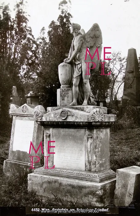 : Tomb at Schmelz cemetery : Tomb at Schmelz cemetery