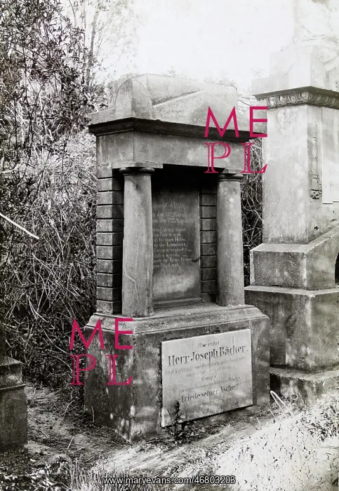 : Tomb at Schmelz cemetery : Tomb at Schmelz cemetery