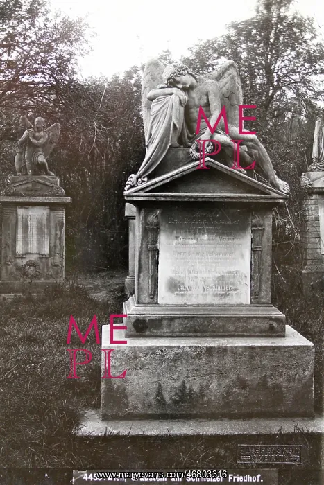 : Tomb at Schmelz cemetery : Tomb at Schmelz cemetery
