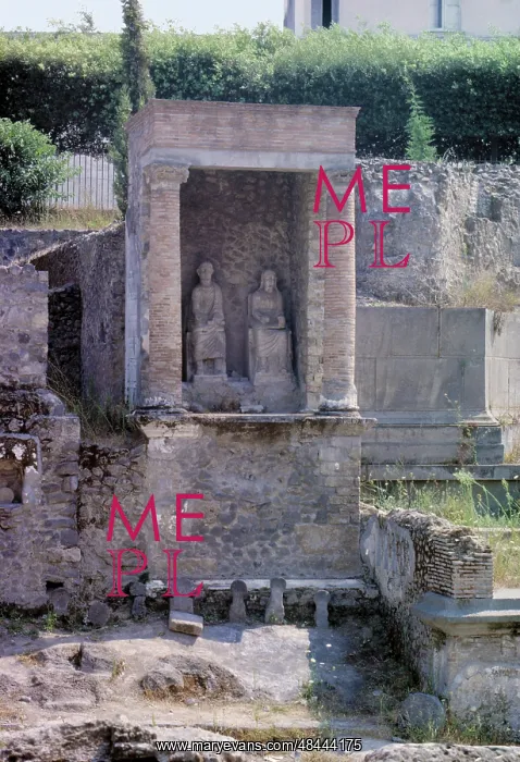 : Tomb sculptures at Pompeii : Tomb sculptures at Pompeii