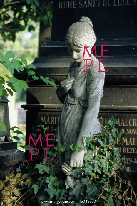 : Tomb at the Vienna Central Cemetery : Tomb at the Vienna Central Cemetery