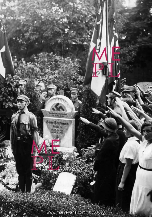 : Tombstone benediction of the murdered Hitlerjunge : Tombstone benediction of the murdered Hitlerjunge