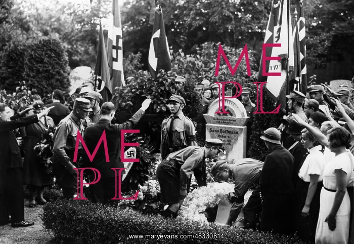 : Tombstone benediction of the murdered Hitlerjunge : Tombstone benediction of the murdered Hitlerjunge