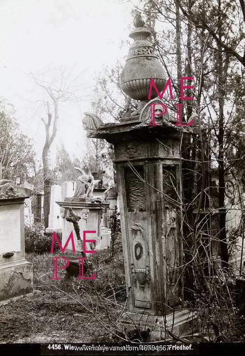 : Tombstone at the Old Dobling cemetery : Tombstone at the Old Dobling cemetery