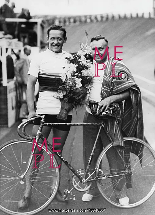 : Toni Merkens, 1935 : Toni Merkens, 1935