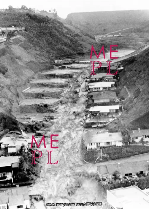 : Tons of water cascade from the Baldwin Hills ? : Tons of water cascade from the Baldwin Hills ?