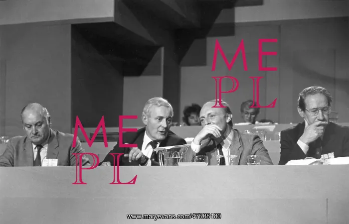 : Tony Benn and Neil Kinnock at a conference : Tony Benn and Neil Kinnock at a conference