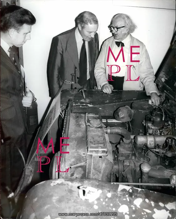 : Tony Benn opens energy exhibition at Olympia : Tony Benn opens energy exhibition at Olympia