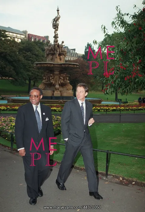 : Tony Blair & Emeka Anyaoku : Tony Blair & Emeka Anyaoku