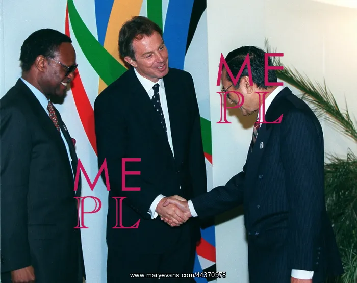 : Tony Blair Greets Mahathir : Tony Blair Greets Mahathir