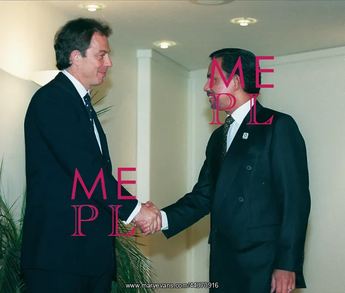 : Tony Blair Greets Sutan Of Brunei : Tony Blair Greets Sutan Of Brunei