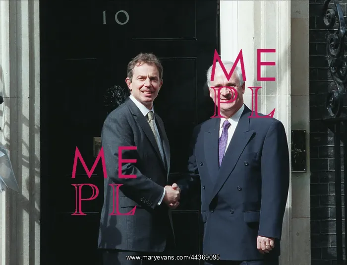 : Tony Blair Pm Greets John : Tony Blair Pm Greets John