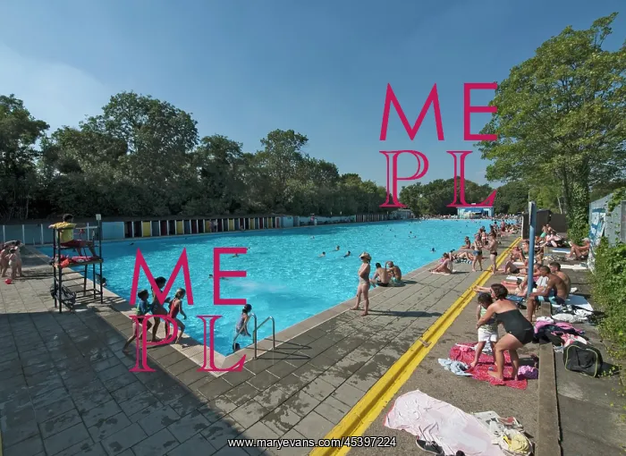 : Tooting Bec Lido, Tooting Bec Road, Streatham, London : Tooting Bec Lido, Tooting Bec Road, Streatham, London