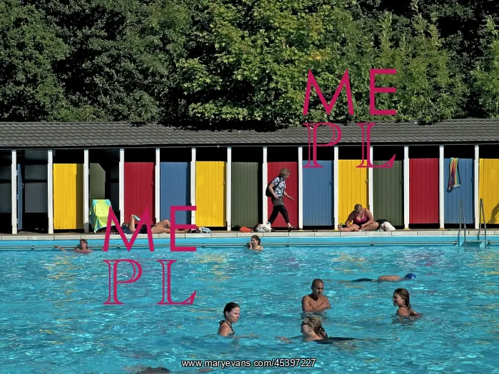 : Tooting Bec Lido, Tooting Bec Road, Streatham, London : Tooting Bec Lido, Tooting Bec Road, Streatham, London