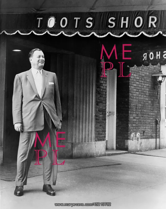 : Toots Shor in front of his famous restaurant ? : Toots Shor in front of his famous restaurant ?
