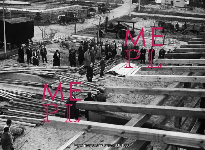 : Topping out ceremony of the NSV House, 1934 : Topping out ceremony of the NSV House, 1934