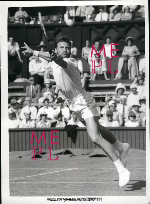 : Torben Ulrich in tennis match at Wimbledon : Torben Ulrich in tennis match at Wimbledon