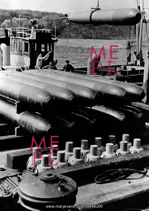 : Torpedoes, 1944 : Torpedoes, 1944