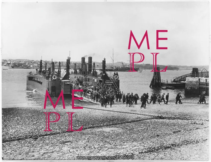 : Torpoint Ferry, Plymouth Harbour, Devon : Torpoint Ferry, Plymouth Harbour, Devon
