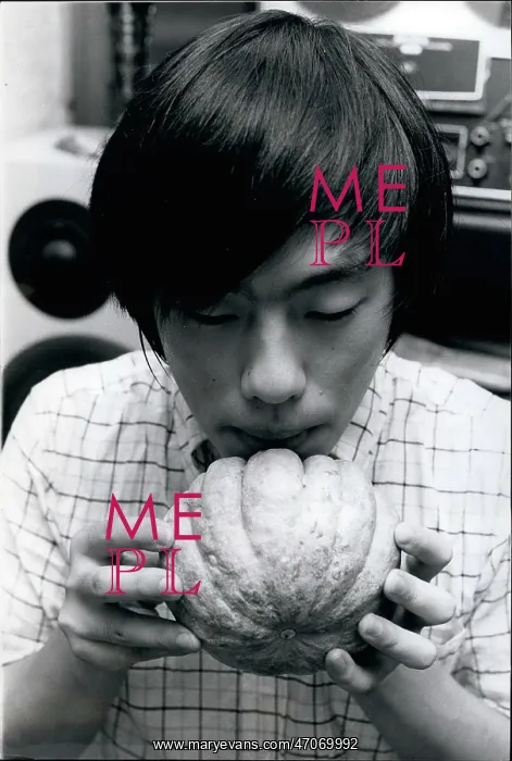: Toru Kamiya uses vegetable as musical instrument : Toru Kamiya uses vegetable as musical instrument
