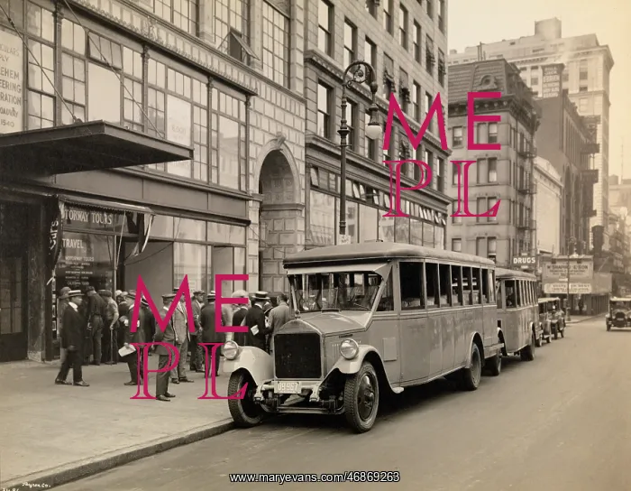 : Tour bus, 1920s : Tour bus, 1920s