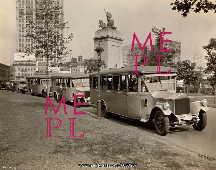 : Tour bus, 1920s : Tour bus, 1920s