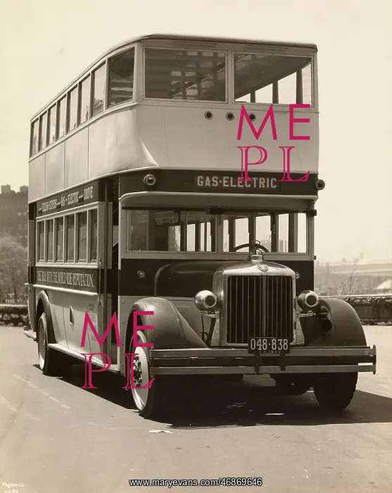 : Tour bus, 1920s : Tour bus, 1920s