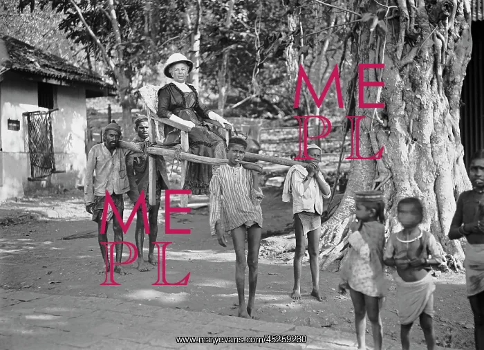 : Tourist with Carriers around 1912 : Tourist with Carriers around 1912