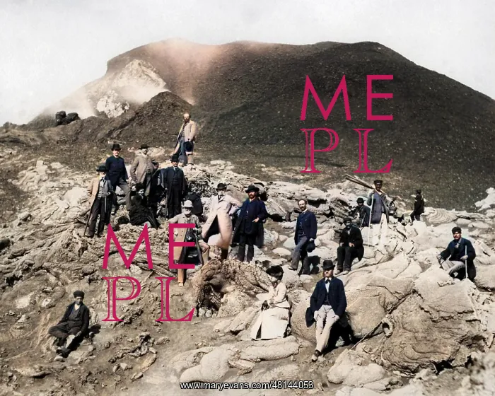 : Tourists on Mount Vesuvius, Italy : Tourists on Mount Vesuvius, Italy