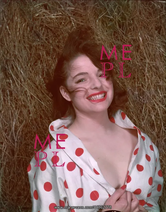 : TOUSELED PIN-UP IN HAY : TOUSELED PIN-UP IN HAY