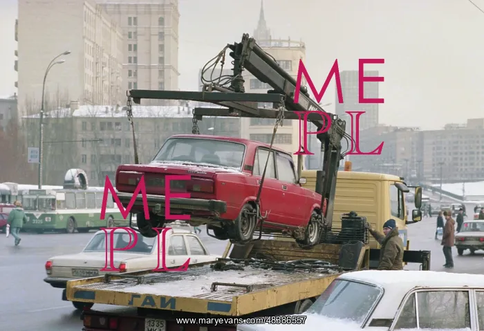 : Tow truck. MOSCOW, RUSSIA. February 14, 1993 : Tow truck. MOSCOW, RUSSIA. February 14, 1993