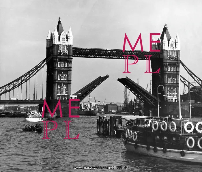 : TOWER BRIDGE 1950S : TOWER BRIDGE 1950S